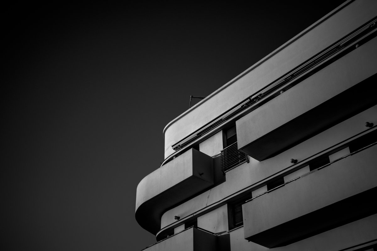Bauhaus Curve